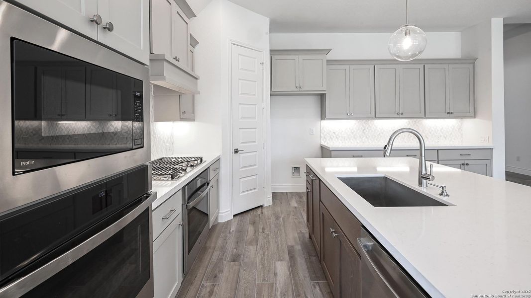 Furnished interior view inside a new home in Veramendi 60', New Braunfels (Image 8).