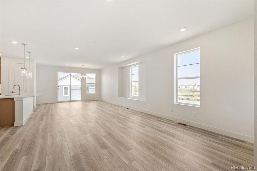 Spacious, unfurnished interior of a new home in Legato, Commerce City (Image 18).
