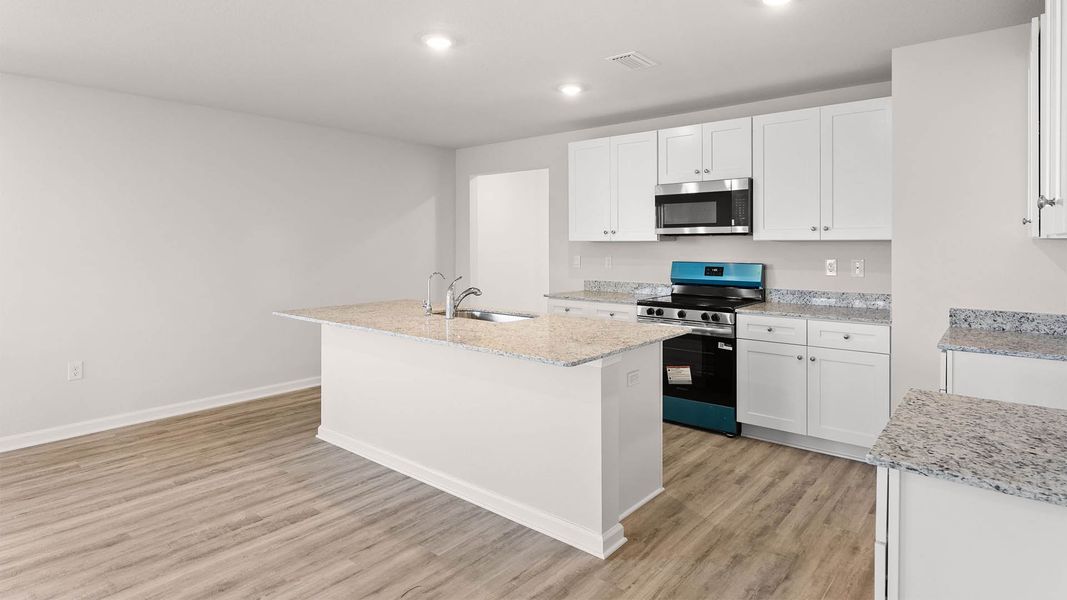 Furnished interior view inside a new home in Titus Park, Panama City (Image 8).