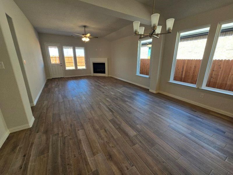 Spacious, unfurnished interior of a new home in Morningstar, Aledo (Image 9).