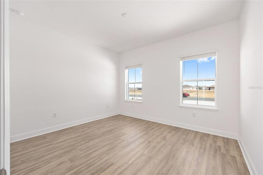 Spacious, unfurnished interior of a new home in , Ocala (Image 40).