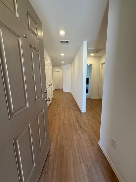 Spacious, unfurnished interior of a new home in Tavola, New Caney (Image 19).