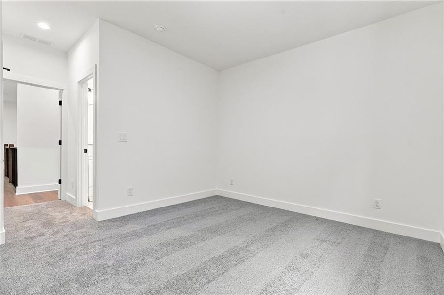 Spacious, unfurnished interior of a new home in , Fairburn (Image 53).