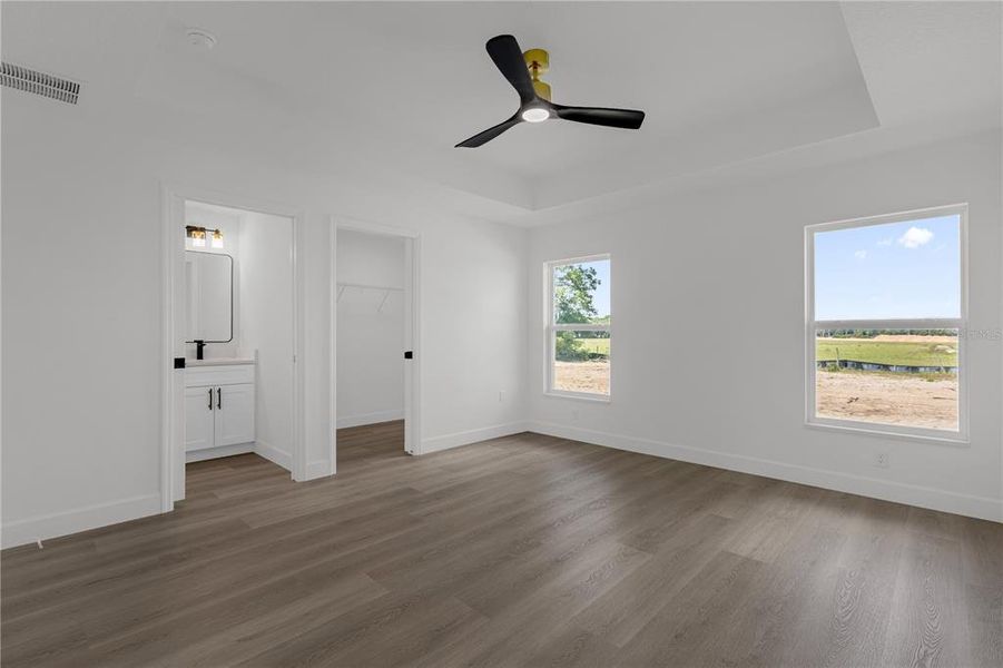 Spacious, unfurnished interior of a new home in , Ocala (Image 13).