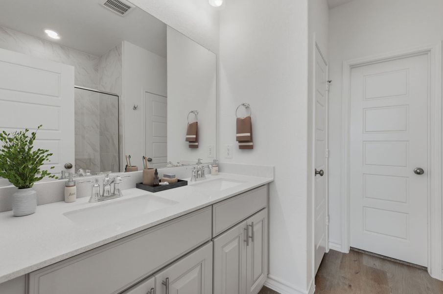 Representative furnished interior of a home built from the Parker by Pulte Homes in Nopal Valley, San Antonio (Image 4).