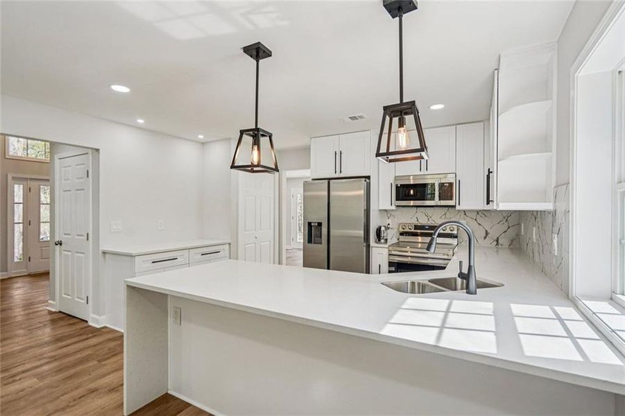 Furnished interior view inside a new home in , Grayson (Image 14).