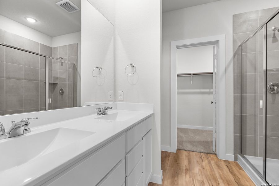 Furnished interior view inside a new home in Mesa Vista, San Antonio (Image 8).