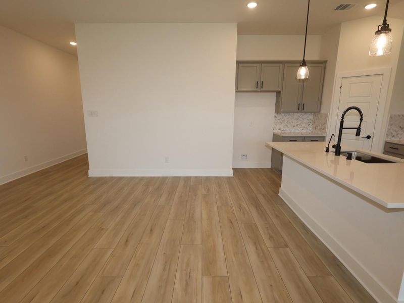 Spacious, unfurnished interior of a new home in Lago Mar, Santa Fe (Image 19).