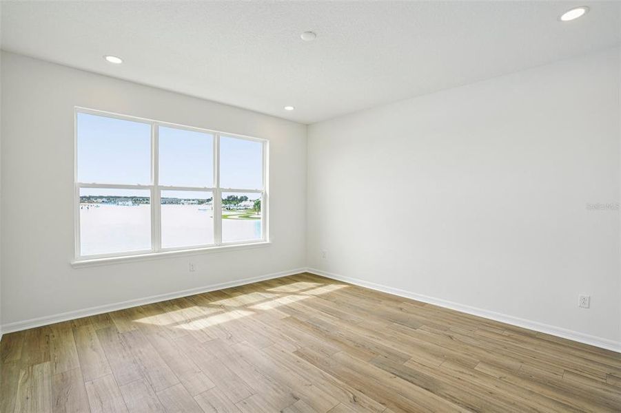Spacious, unfurnished interior of a new home in Isla Mirada, San Antonio (Image 30).
