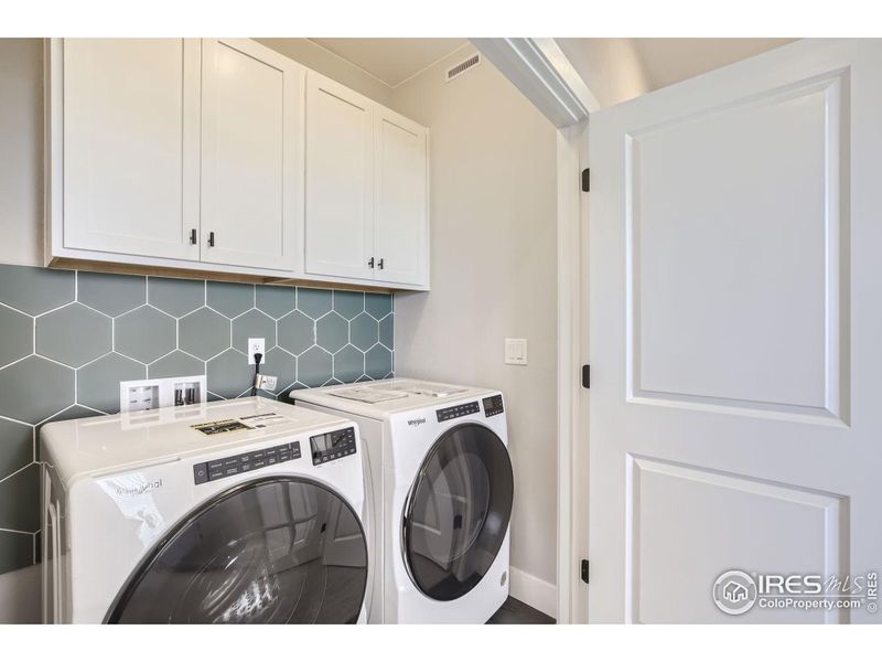 Laundry located on the second floor for convenience! Laundry located on the second floor for convenience!