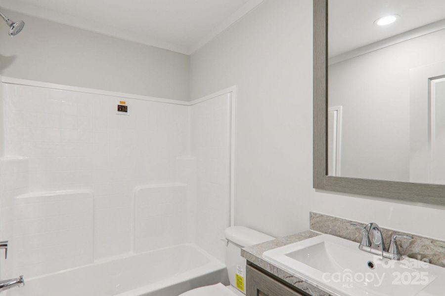 Full Bathroom Full Bathroom