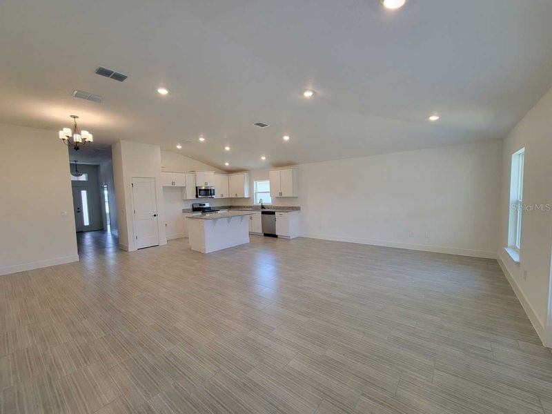 Spacious, unfurnished interior of a new home in Ocala Crossings South, Ocala (Image 12).