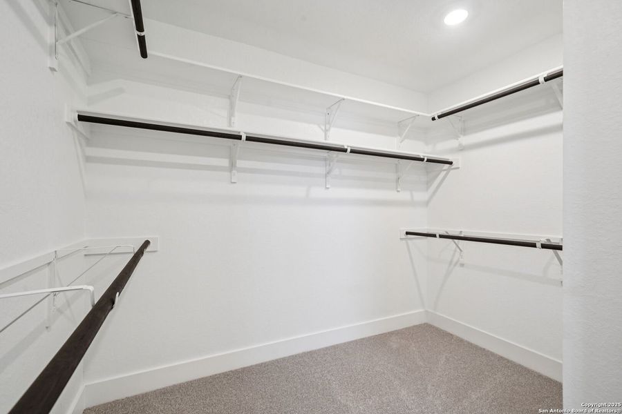 Spacious, unfurnished interior of a new home in Comanche Ridge, San Antonio (Image 17). Spacious, unfurnished interior of a new home in Comanche Ridge, San Antonio (Image 17).