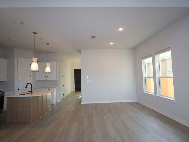 Spacious, unfurnished interior of a new home in Estancia West, Manchaca (Image 18).
