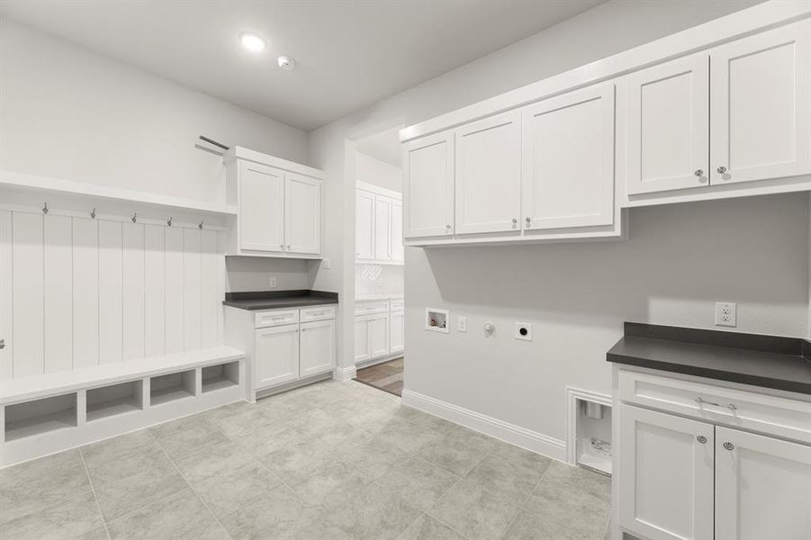 16. 3208 Patterson - Utility