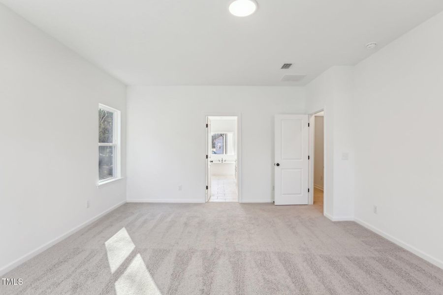 28-web-or-mls-Oakfields 1-028