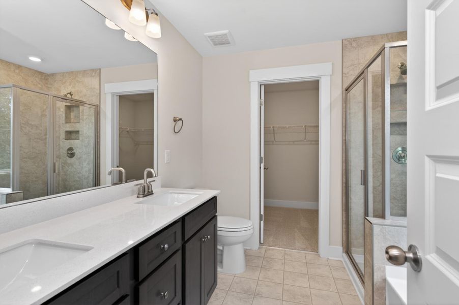 Furnished interior view inside a new home in Highland Bluff, Aiken (Image 7).