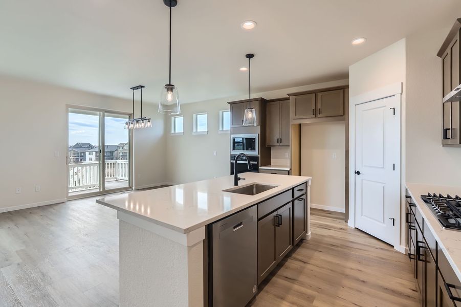 Plan V430 Kitchen Representative Photo Plan V430 Kitchen Representative Photo