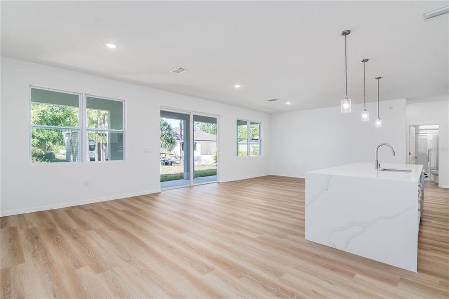 Spacious, unfurnished interior of a new home in , Palm Bay (Image 16).