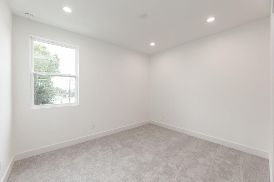 Spacious, unfurnished interior of a new home in , Houston (Image 34).