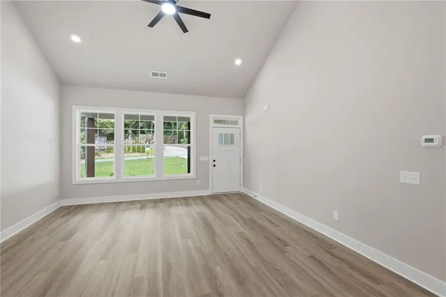 Spacious, unfurnished interior of a new home in , Gainesville (Image 17).