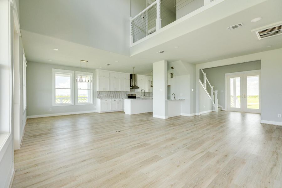 Spacious, unfurnished interior of a new home in , Galveston (Image 31).