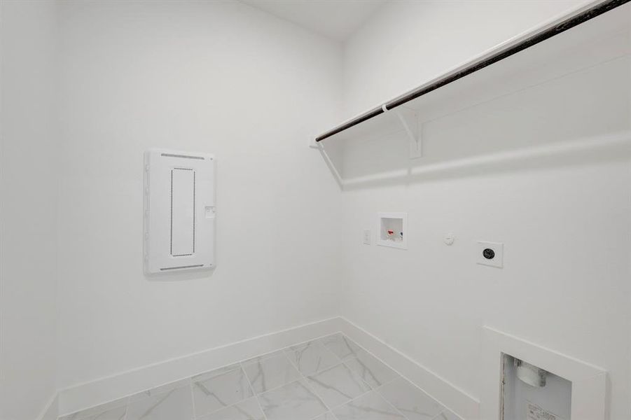 Spacious, unfurnished interior of a new home in Vintage Village, Argyle (Image 16).