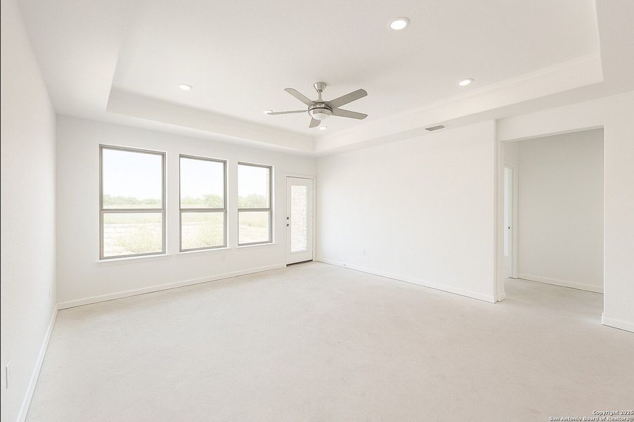 Spacious, unfurnished interior of a new home in , San Marcos (Image 11).
