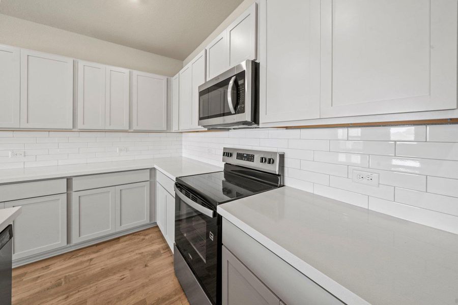 Beautiful finishes in Light & Bright Kitchen