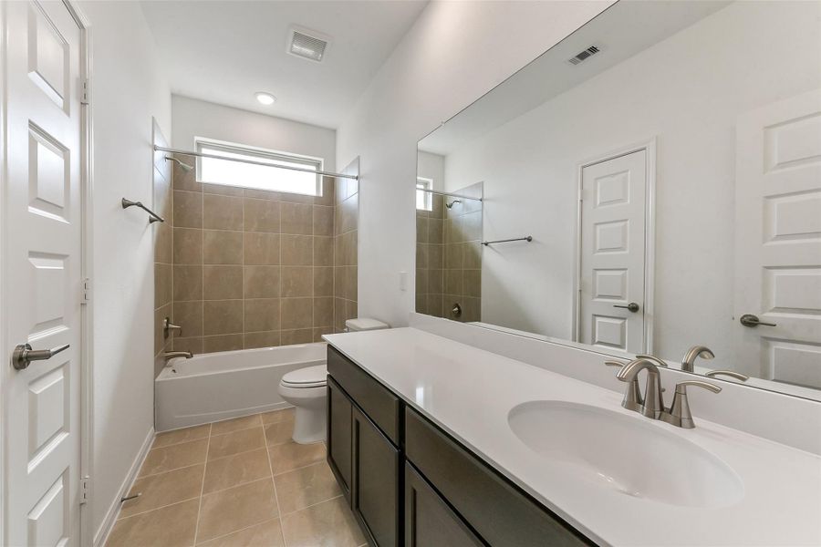 Furnished interior view inside a new home in Colony at Pinehurst, Pinehurst (Image 17).