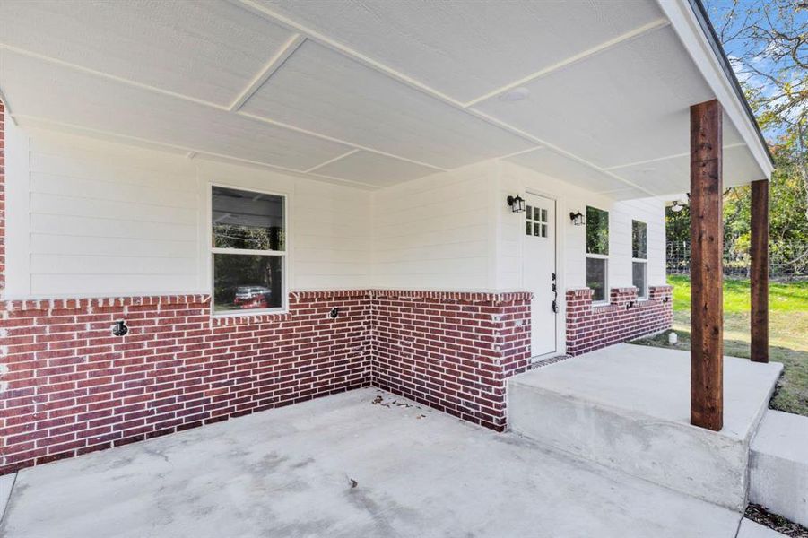 Exterior details and patio area of a home in , Tyler (Image 21).