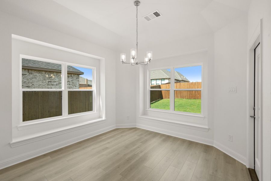 Spacious, unfurnished interior of a new home in Ridgepoint, Midlothian (Image 25).