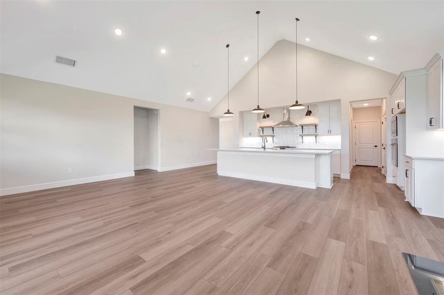 Spacious, unfurnished interior of a new home in Heritage Ranch, Sherman (Image 15). Spacious, unfurnished interior of a new home in Heritage Ranch, Sherman (Image 15).