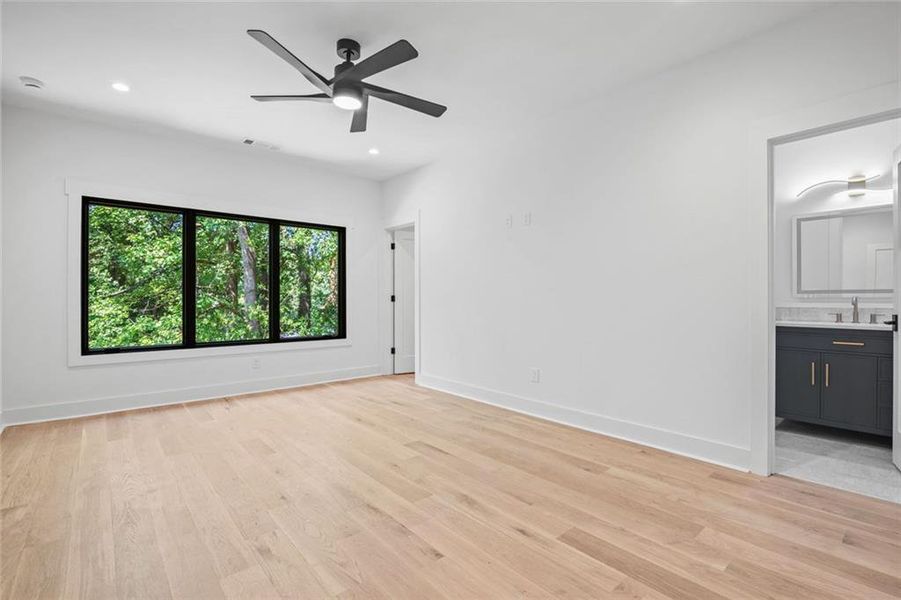 Spacious, unfurnished interior of a new home in , Atlanta (Image 25). Spacious, unfurnished interior of a new home in , Atlanta (Image 25).