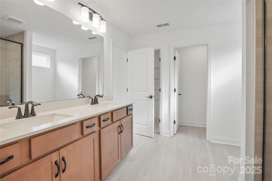 Furnished interior view inside a new home in Forest Creek, Waxhaw (Image 12).