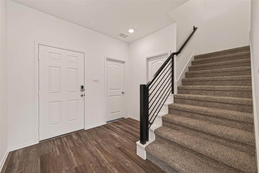 Spacious, unfurnished interior of a new home in , Katy (Image 45).