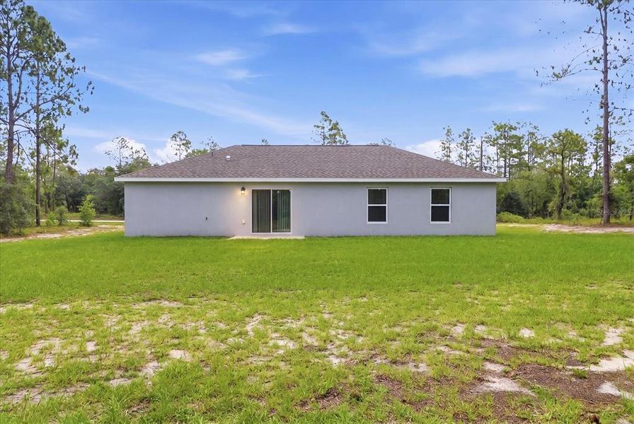 Exterior details and patio area of a home in , Dunnellon (Image 4). Exterior details and patio area of a home in , Dunnellon (Image 4).