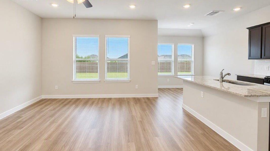 Representative unfurnished interior of a home built from the Ashburn by D.R. Horton in Royal Oak South, Corpus Christi (Image 9).