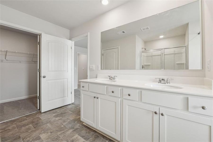 Furnished interior view inside a new home in , Dallas (Image 6).