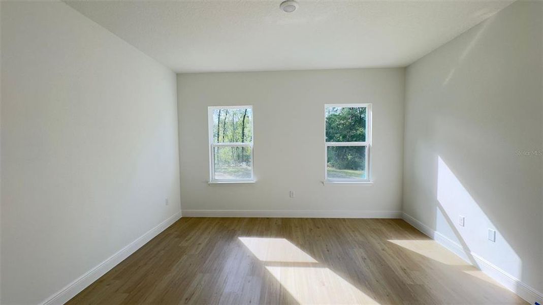 Spacious, unfurnished interior of a new home in , Dunnellon (Image 10).