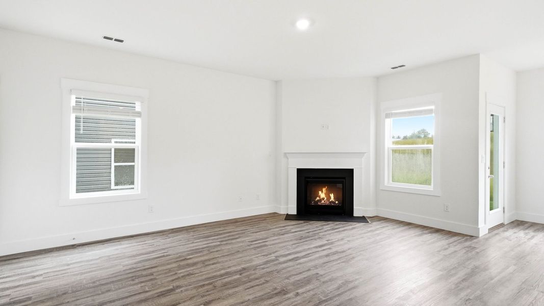 Spacious, unfurnished interior of a new home in Fieldcrest Acres, Blountville (Image 13).