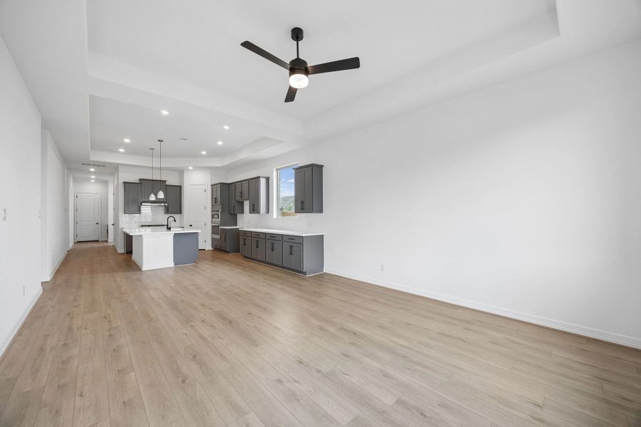 Spacious, unfurnished interior of a new home in Bergamo, Katy (Image 10).