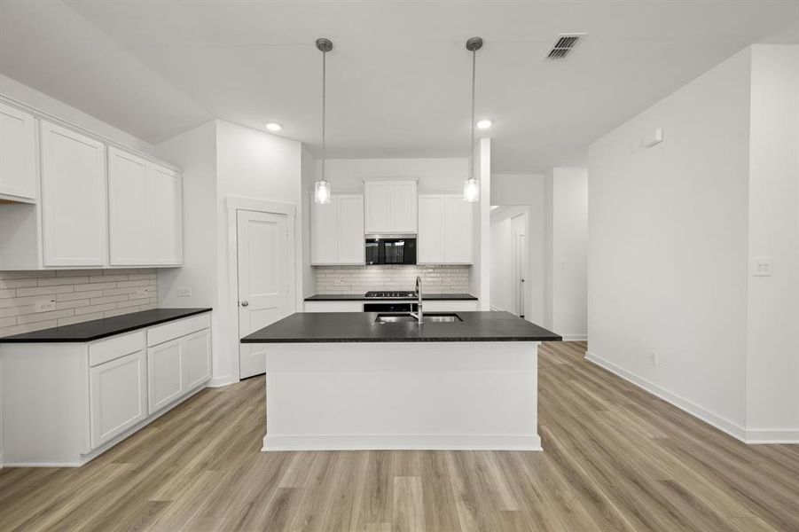 1321 Rothland- Kitchen-2