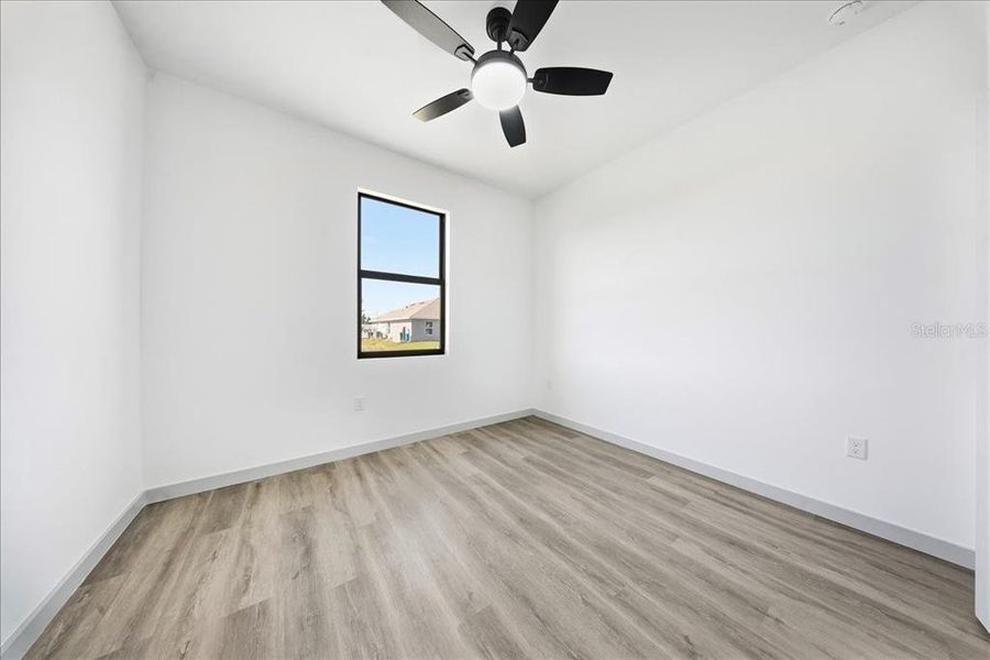 Spacious, unfurnished interior of a new home in , Lehigh Acres (Image 31).