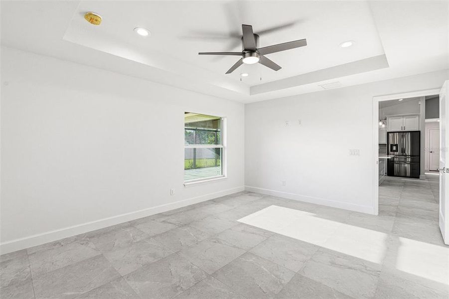 Spacious, unfurnished interior of a new home in , Englewood (Image 28).