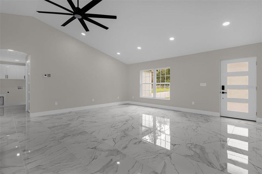 Spacious, unfurnished interior of a new home in , Dunnellon (Image 25).