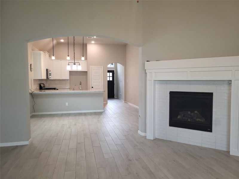 Spacious, unfurnished interior of a new home in Lexington Heights, Willis (Image 12).