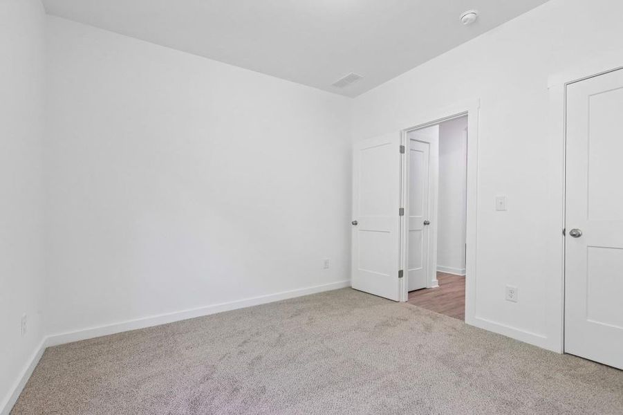 Spacious, unfurnished interior of a new home in Savoy Park, Covington (Image 17).