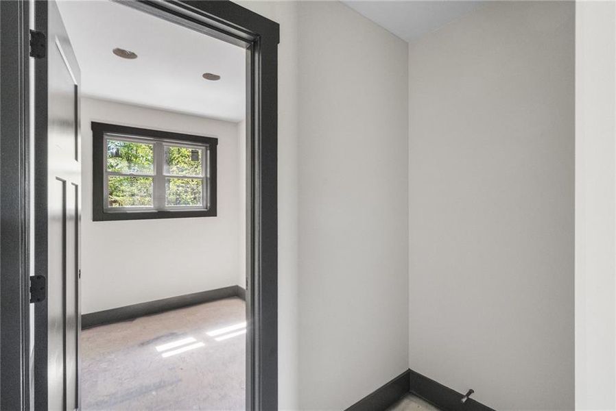 Spacious, unfurnished interior of a new home in , Ellijay (Image 11).