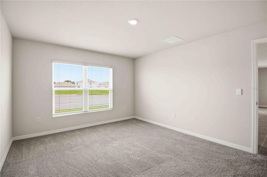 Spacious, unfurnished interior of a new home in Mandarin Grove, Palmetto (Image 41).